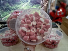 KẸO TROLLI STRAWBERRY KISS 975g