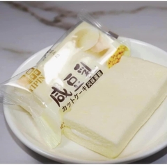 Bánh Bông Lan Yipin hấp 500g ( khoảng 11 cái )( Khoai Môn)