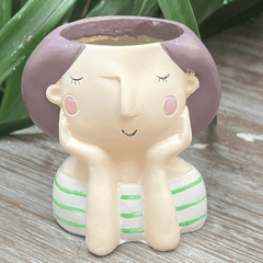 Chậu gốm cô bé mộng mơ khi đang yêu