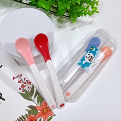 Set 2 Thìa Ăn Dặm Báo Nóng Cho Bé Baby Panda Kèm Hộp Shop Mẹ Bí Đỏ