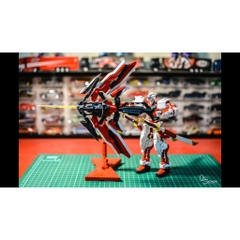 Mô Hình lắp ráp MG Gundam Astray Red Frame Kai Daban - GDC