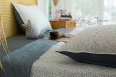 Bộ chăn gối Modal Micro màu trắng hoa nhí phối xanh đá đậm chần bông 2mx2m2