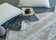 Bộ chăn gối Modal Micro màu trắng hoa nhí phối xanh đá đậm chần bông 2mx2m2