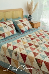 Bộ chăn ghép vải tam giác, chần máy màu đỏ xanh kích thước 2x2,2m