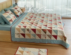 Bộ chăn ghép vải tam giác, chần máy màu đỏ xanh kích thước 2x2,2m