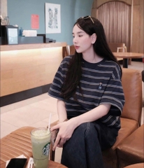 Áo Phông Whoau kẻ Unisex