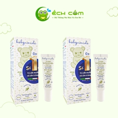 bút chấm vết muỗi đốt chiết xuất hạnh nhân và dầu oliu babycoccole om+
