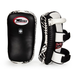 ĐÍCH ĐÁ TWINS KICK PADS KPL10 – black and white ( Đen trắng )