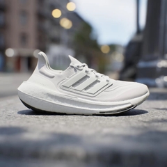 Ultraboost Light Cloud White GY9352