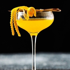 Tăm tre xiên trái cây trái tim màu đỏ 100 chiếc, 12cm