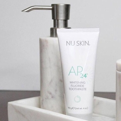 Kem đánh răng trắng sáng AP24 Nuskin Whitening Fluoride Toothpaste 110g