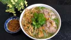 Cách nấu bún măng giò heo đơn giản mà ngon khó cưỡng