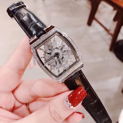 Davena Trăng Sao Xoay |Nữ Giới |Mặt Chữ Nhật |Dây Da Đen |Máy Pin (Quartz) |Size 32x44mm