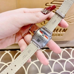 Cartier Santos |Nữ Giới |Mặt Vuông |Đính Đá |Dây Da Xám |Máy Pin (Quartz) |Size 24x33mm