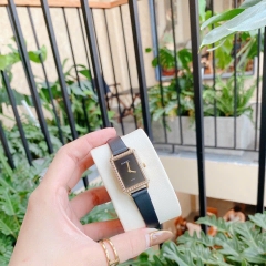 Chanel Premiere |Nữ Giới |Vàng Gold |Đính Đá |Dây Da Đen |Máy Pin (Quartz) |Size 20x26mm