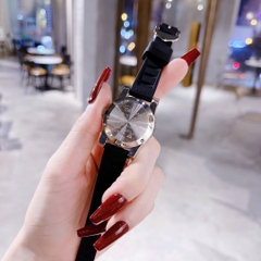 Chopard L'Heure Du Diamant |Nữ Giới |Đính Đá |Dây Cao Su Đen |Máy Pin (Quartz) |Size 32mm