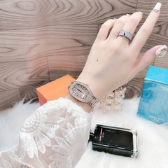 Davena Mặt Oval |Nữ Giới |Full Đá |Rose Gold |Dây Kim Loại |Máy Pin (Quartz) |Size 32x38mm