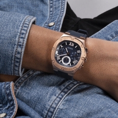 Guess Headline |Nam Giới |Mặt Vuông |Rose Gold |Dây Silicone Xanh |Máy Pin (Quartz) |Size 42mm