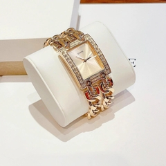 Guess Mặt Chữ Nhật |Nữ Giới |Vàng Gold |Lắc Tay |Máy Pin (Quartz) |Size 28x35mm