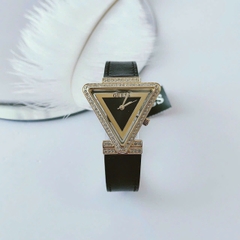 Guess Mặt Tam Giác |Nữ Giới |Vàng Gold |Dây Da Đen |Máy Pin (Quartz) |Size 34mm