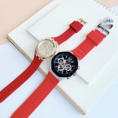 Guess Momentum |Cặp Đôi |Đính Đá |Dây Sillicone Đỏ |Size 44x36mm