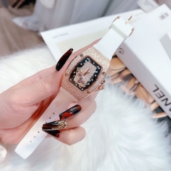 Hanboro Chữ Love |Nữ Giới |Rose Gold |Dây Cao Su Trắng |Máy Pin (Quartz) |Size 32x36mm