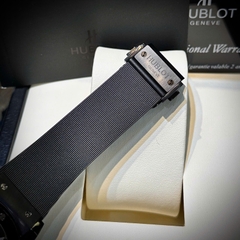 Hublot Classic Fusion |Nam Giới |Mặt Full Đen |Dây Silicone Đen |Máy Cơ (Automatic) |Size 42mm