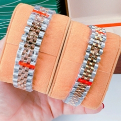 Rolex Đính Đá |Cặp Đôi |Mặt Xanh Dương |Dây Kim Loại Demi Rose Gold |Máy Pin (Máy Quartz) |Size 36x31mm