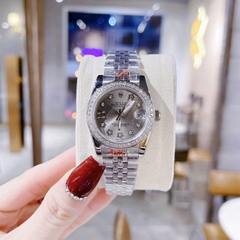 Rolex Date Just |Nữ Giới |Mặt Xám |Niềng Đá |Dây Kim Loại Silver |Máy Pin (Máy Quartz) |Size 31mm