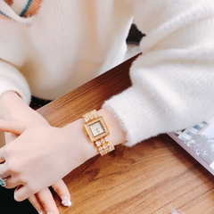 Royal Crown Đính Đá Swarovski |Nữ Giới |Mặt Vuông |Vòng Tay Vàng Gold |Máy Pin (Quartz) |Size 26mm