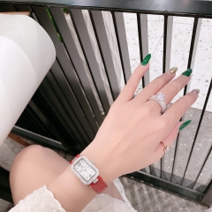 Royal Crown Mặt Chữ Nhật |Nữ Giới |Đính Đá |Dây Da Đỏ |Máy Pin (Quartz) |Size 20x30mm