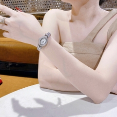 Royal Crown Mặt Elip |Nữ Giới |Đính Đá |Lắc Tay Trắng Silver |Máy Pin (Quartz) |Size 26mm