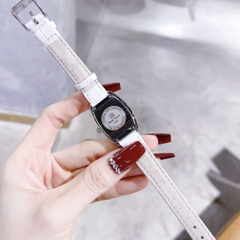 Royal Crown Mặt Oval |Nữ Giới |Đính Đá |Dây Da Trắng |Máy Pin (Quartz) |Size 24x30mm