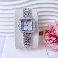 Versace Mặt Vuông |Nữ Giới |Đính Pha Lê |Lắc Tay Trắng Silver |Máy Pin (Quartz) |Size 32mm