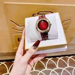 Versace Shadov |Nữ Giới |Mặt Tròn |Vàng Gold |Dây Da Đỏ |Máy Pin (Quartz) |Size 38mm