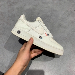 (WMNS) Nike Air Force 1 '07 Essential 'Summit White Solar Red' CT1989-101 SIZE 38 GIÀY 2HAND CHÍNH HÃNG PVN20709