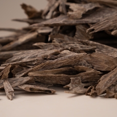 Trầm Hương Miếng Vụn Hàng Rừng Dạng Kiến Có Mùi Đặc Trưng Việt Nam | Bán Theo Miếng | Trầm Hương Ân Vũ - Hương Thơm Chữa Lành | 1 Gram