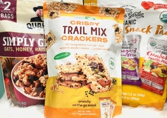 Crispy Trail Mix Crackers Tropical Fields 232g - Bánh ngũ cốc hạt sấy siêu ngon  ( gói 20 cái)