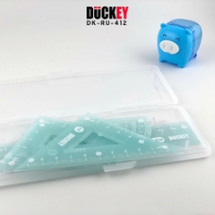 Bộ Thước Eke Hình Học 4 Chiếc RU-412 Duckey – Có Hộp Nhựa, Nhiều Màu, Dành Cho Học Sinh