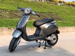 Xe máy điện Vespa SE Osakar