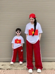 ÁO PHÔNG BỐ MẸ CON CỜ ĐỎ SAO VÀNG BẢN ĐỒ VN SẴN (xả 50k)