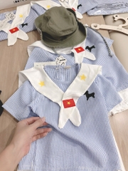 SET ĐŨI ÁO KẺ XANH QUẦN ĐÙI KÈM KHĂN BÉ TRAI