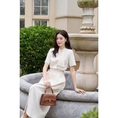 SET CHÂN VÁY LI XẺ TRƯỚC MIX ÁO CỔ NƠ ĐỆM VAI NỮ SẴN