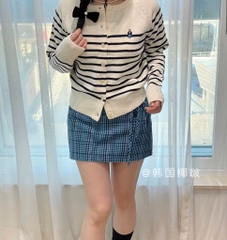 ÁO LEN CADIGAN GẤU WHO.AUU HOT HIT NỮ