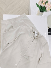 SET CHÂN VÁY LI XẺ TRƯỚC MIX ÁO CỔ NƠ ĐỆM VAI NỮ SẴN
