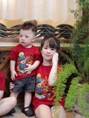 ÁO THUN ĐỎ HOẠ TIẾT TRUNG THU BÉ TRAI BÉ GÁI