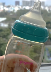 Bình sữa Pigeon PPSU Plus Ngôi sao 240 ml núm ti số 1, có nắp bình