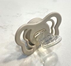 Ty ngậm núm dẹt Silicone BIBS Pacifier Couture, Size 1 (0-6 tháng) màu màu Vanilla