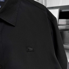 Áo Sơ Mi Tay dài Bigsize Trơn Logo thêu Gấu Màu Đen