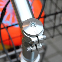 Nắp Chụp Pô Tăng Velo Orange Knurled Stem Cap
